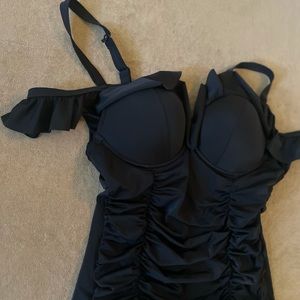 Torrid Black Ruffled off shoulder One Piece Swimsuit size 00♥️